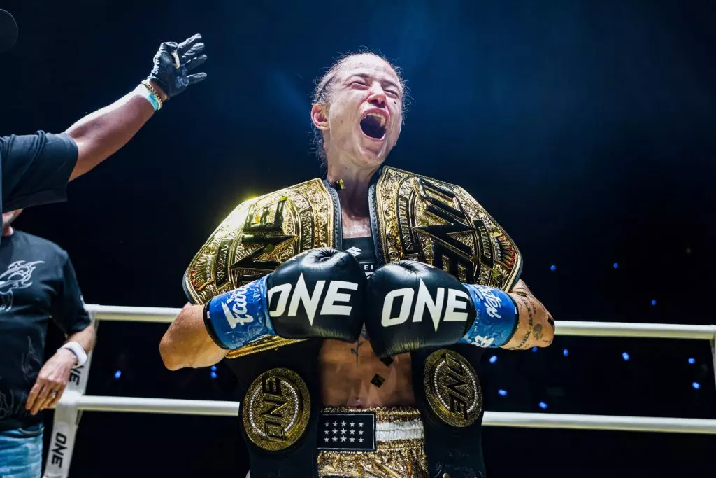 INVICTĂ ȘI DUBLĂ CAMPIOANĂ: Stella Hemetsberger își apără centura la ONE Fight Night 46!